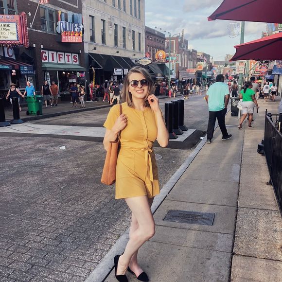 Meet your Posher, Annie - Picture 1 of 1